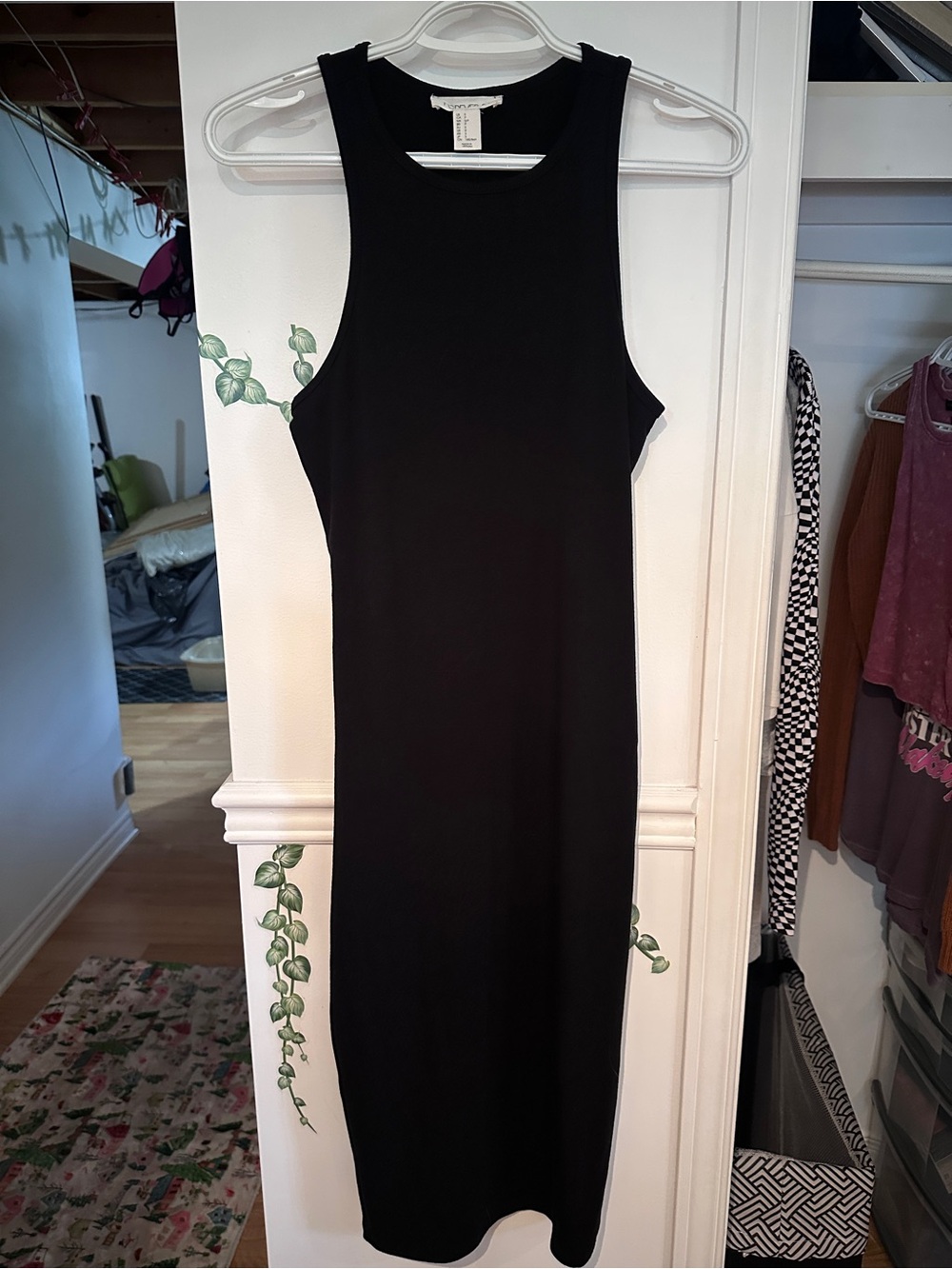 Forever 21 Black Sleeveless Midi Dress